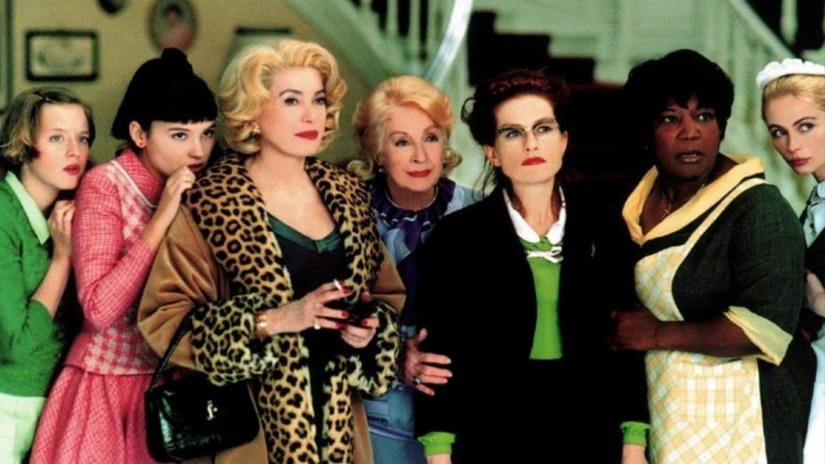 8 kadın (8 femmes) izlemek için tıklayınız.
