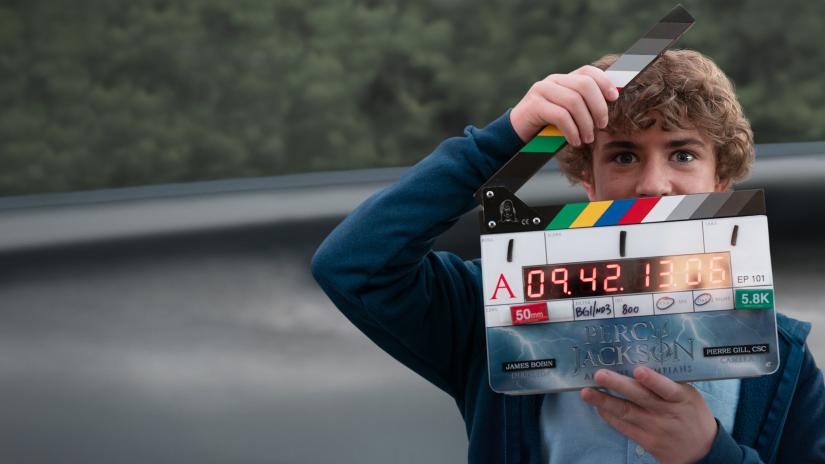 A Hero's Journey: The Making of Percy Jackson and the Olympians (A Hero's Journey: The Making of Percy Jackson and the Olympians) izlemek için tıklayınız.