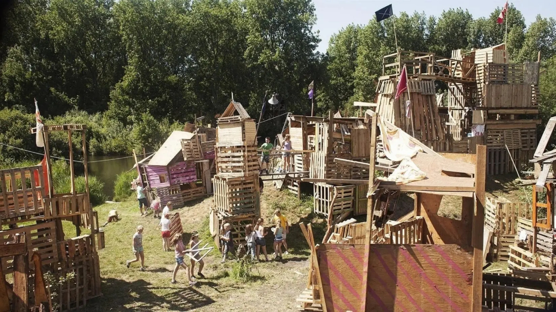 Bouwdorp (Bouwdorp) izlemek için tıklayınız.