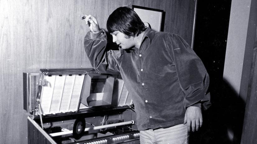 Brian Wilson: Vadedilen Uzun Yol (Brian Wilson: Long Promised Road) izlemek için tıklayınız.