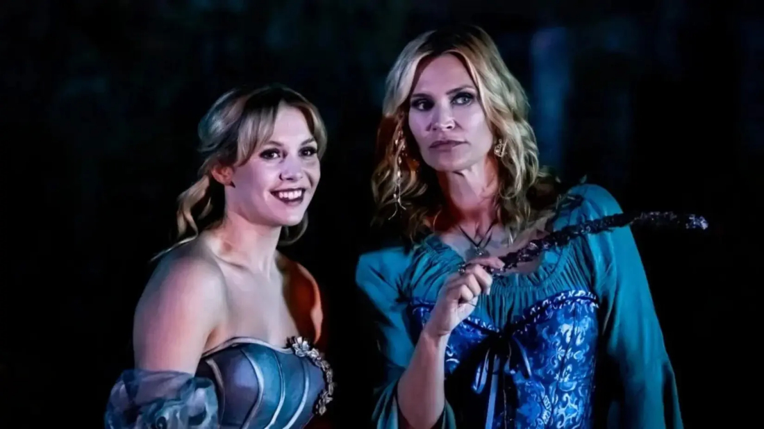 Cinderella's Revenge (Cinderella's Revenge) izlemek için tıklayınız.