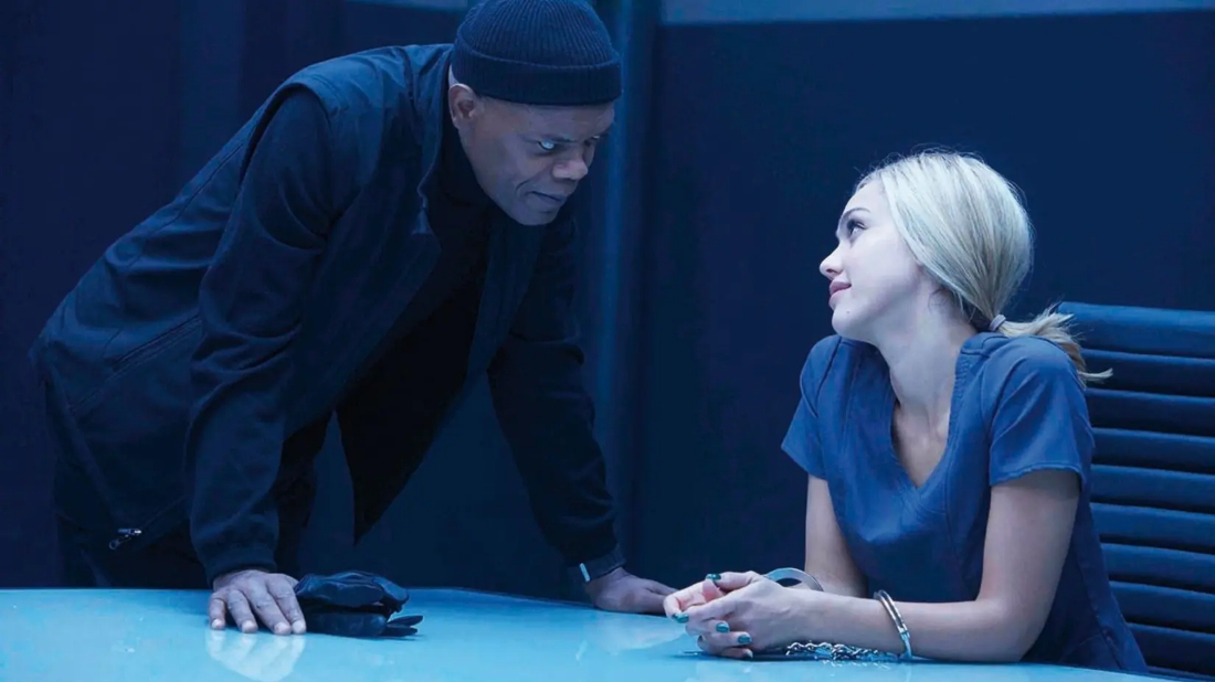 Çıtır Kaçak Tehlikeli (Barely Lethal) izlemek için tıklayınız.