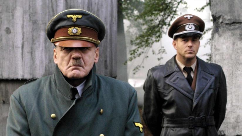 Çöküş (Der Untergang) izlemek için tıklayınız.
