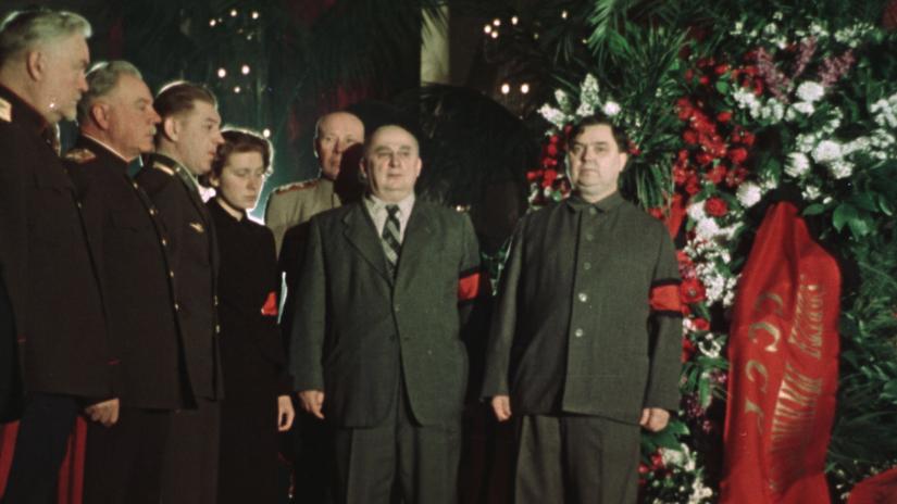 Devlet Töreni (State Funeral) izlemek için tıklayınız.