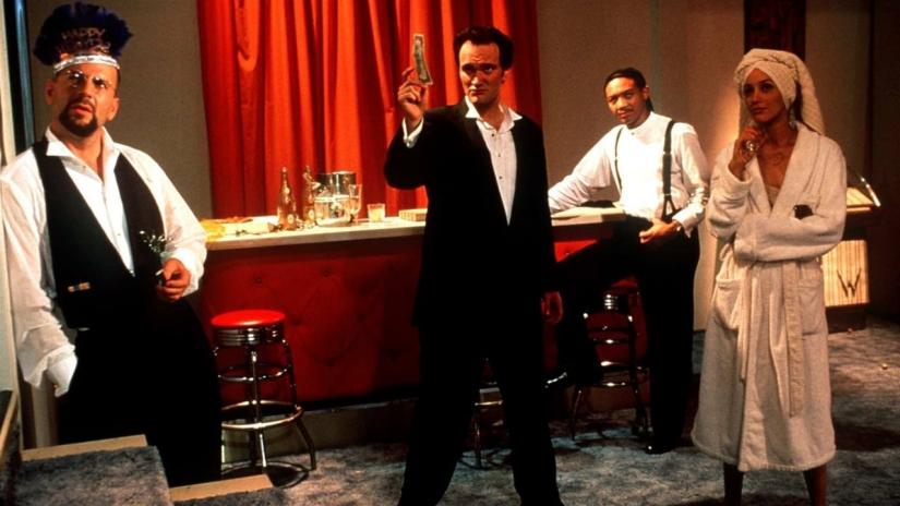 Dört Oda (Four Rooms) izlemek için tıklayınız.