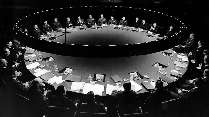 Garip Doktor (Dr. Strangelove or: How I Learned to Stop Worrying and Love the Bomb) izlemek için tıklayınız.