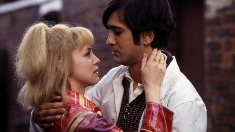 East Is East (East Is East) izlemek için tıklayınız.