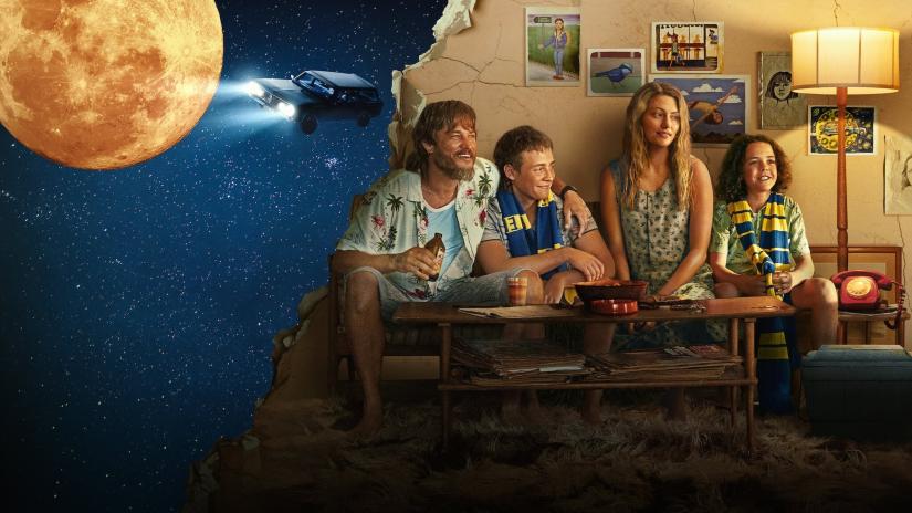Evreni Yutan Çocuk (Boy Swallows Universe) izlemek için tıklayınız.