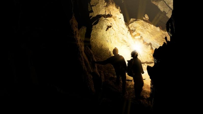 Explorer: The Deepest Cave (Explorer: The Deepest Cave) izlemek için tıklayınız.