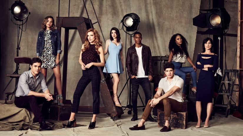 Famous in Love (Famous in Love) izlemek için tıklayınız.
