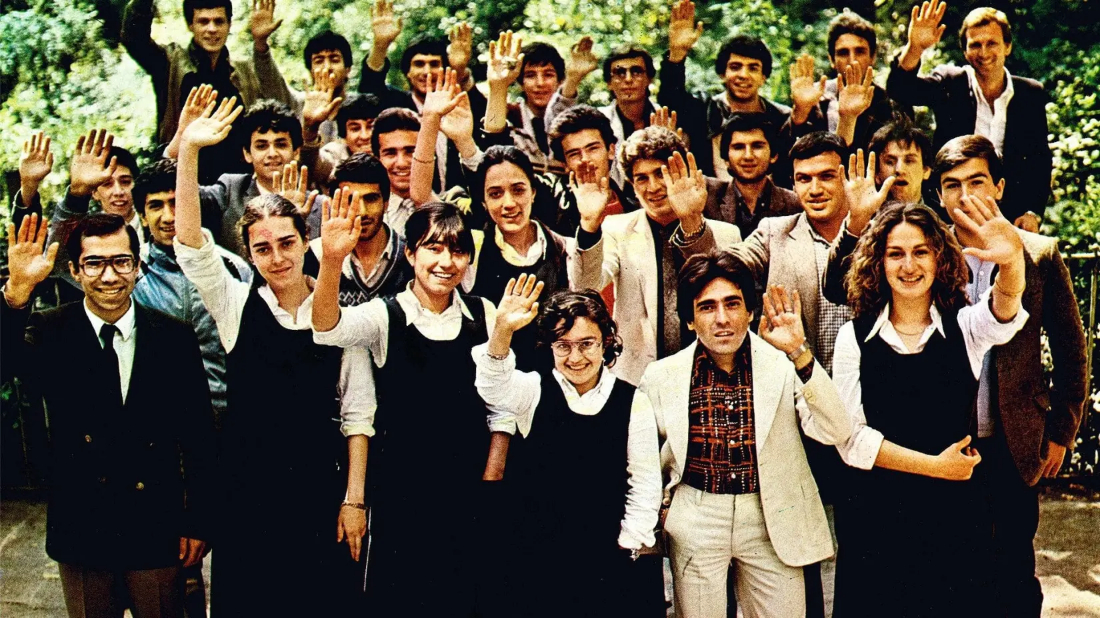 Hababam Sinifi Güle Güle (Hababam Sinifi Güle Güle) izlemek için tıklayınız.
