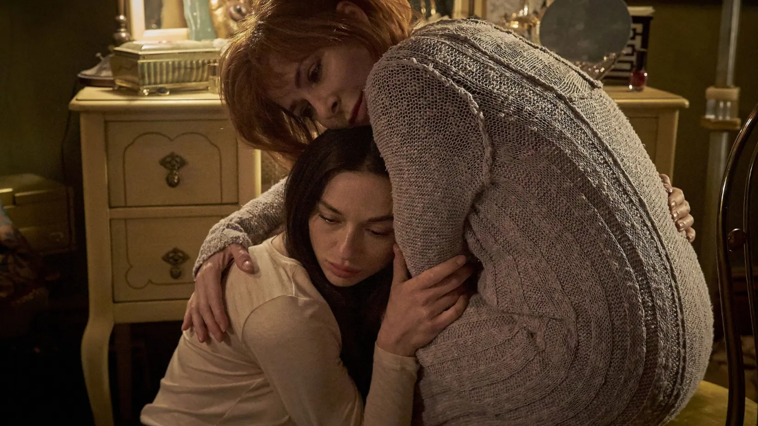 Hayaletler diyarında bir olay (Ghostland) izlemek için tıklayınız.