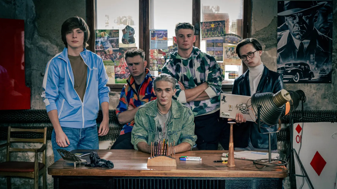 High School Heist (High School Heist) izlemek için tıklayınız.