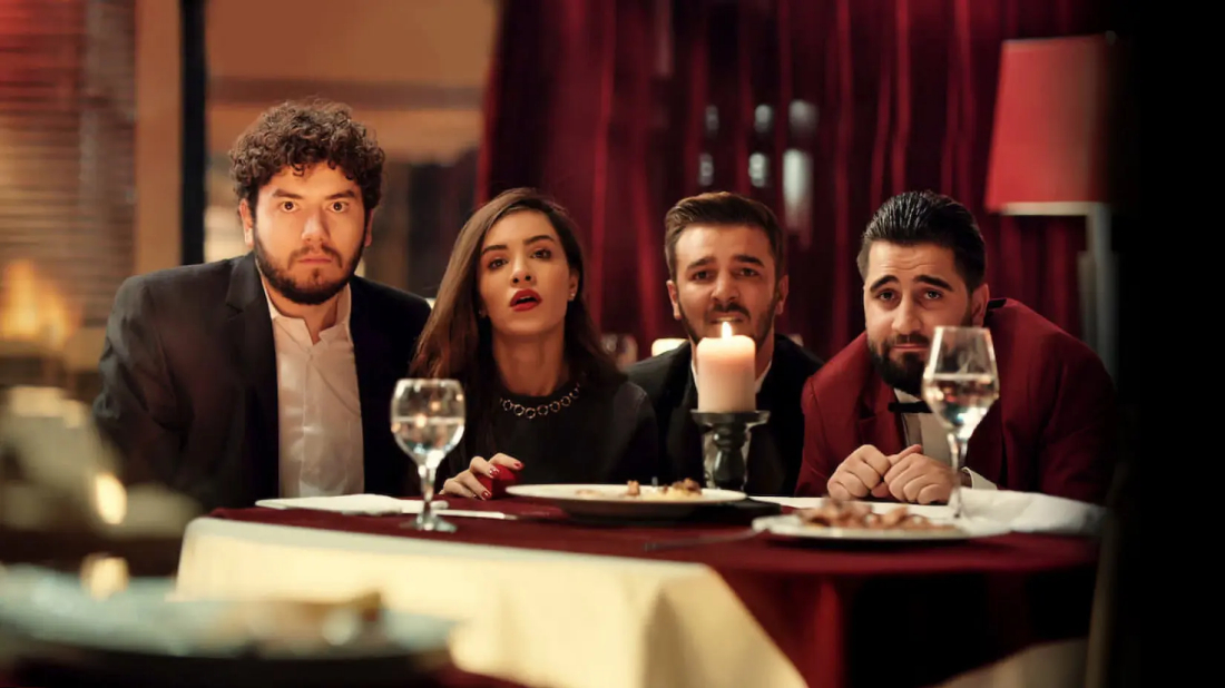 Kafalar Karisik (Kafalar Karisik) izlemek için tıklayınız.