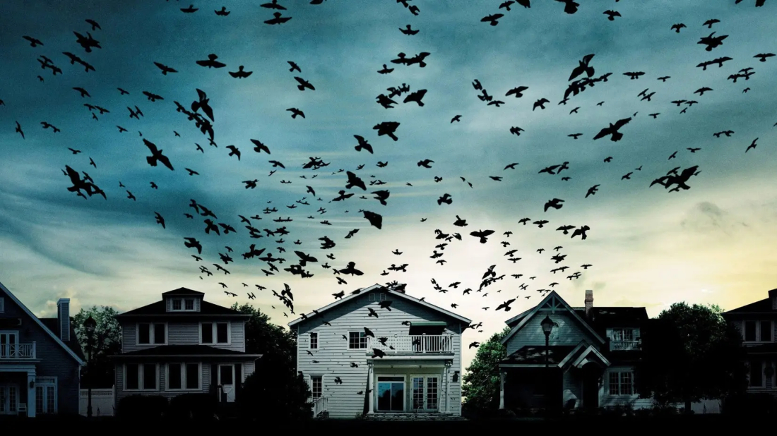 Karanlıktan Gelen (Dark Skies) izlemek için tıklayınız.