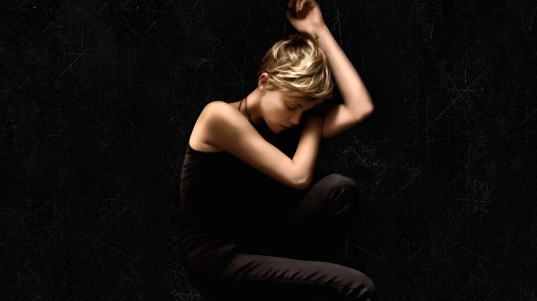 Karanlık Yerler (Dark Places) izlemek için tıklayınız.