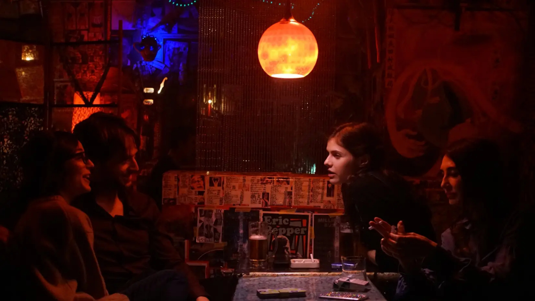 Kayıp Kızlar ve Aşk Otelleri (Lost Girls and Love Hotels) izlemek için tıklayınız.