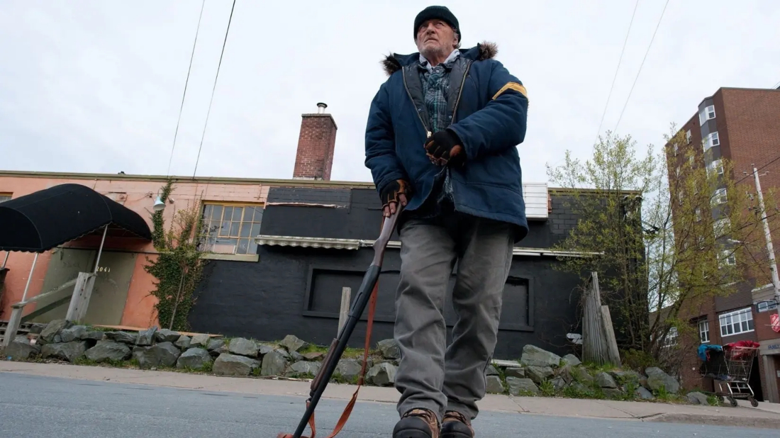 Hobo with a Shotgun (Hobo with a Shotgun) izlemek için tıklayınız.