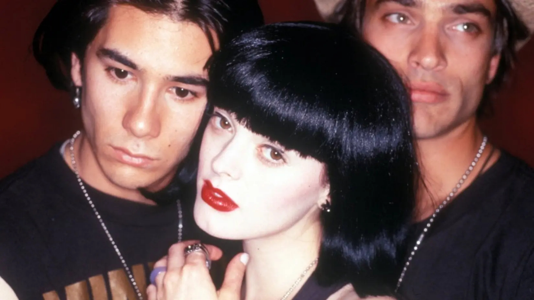 Kıyamet Kuşağı (The Doom Generation) izlemek için tıklayınız.