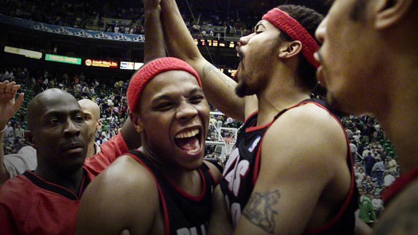 Perde Arkası: Jail Blazers (Untold: Jail Blazers) izlemek için tıklayınız.