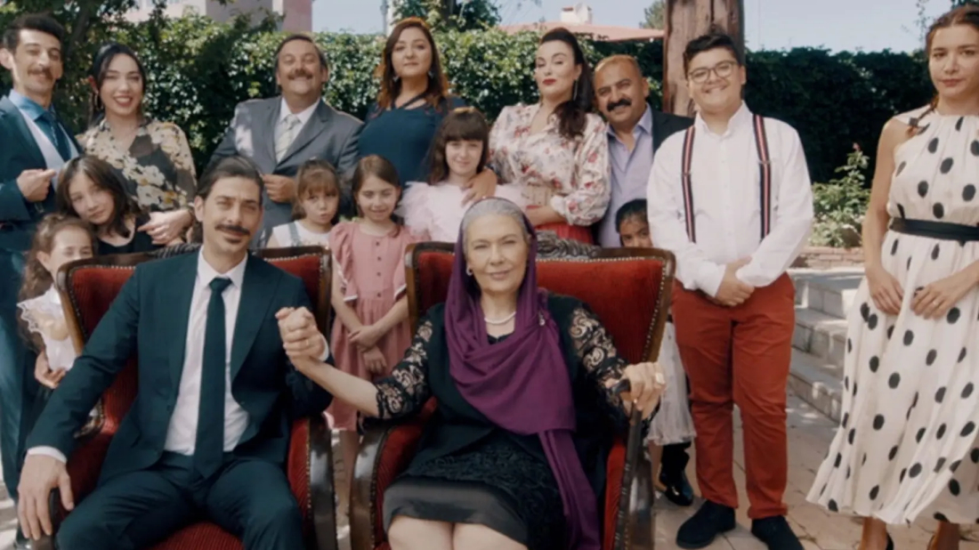 Sil Baştan Kaynanam (Sil Baştan Kaynanam) izlemek için tıklayınız.