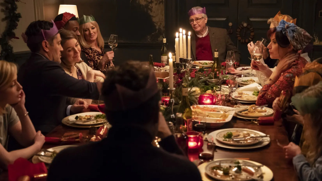Akrabalarla Noel (Surviving Christmas with the Relatives) izlemek için tıklayınız.