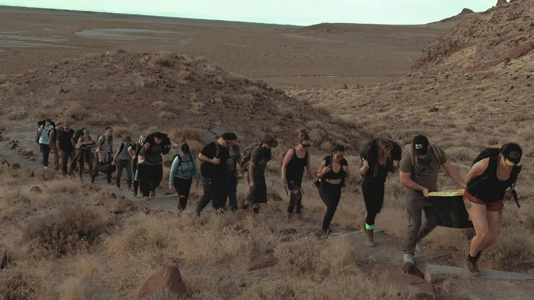 The Ruck March (The Ruck March) izlemek için tıklayınız.