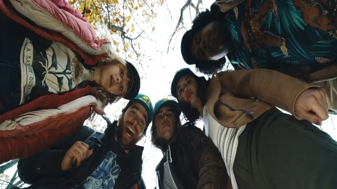 The Squatchers (The Squatchers) izlemek için tıklayınız.
