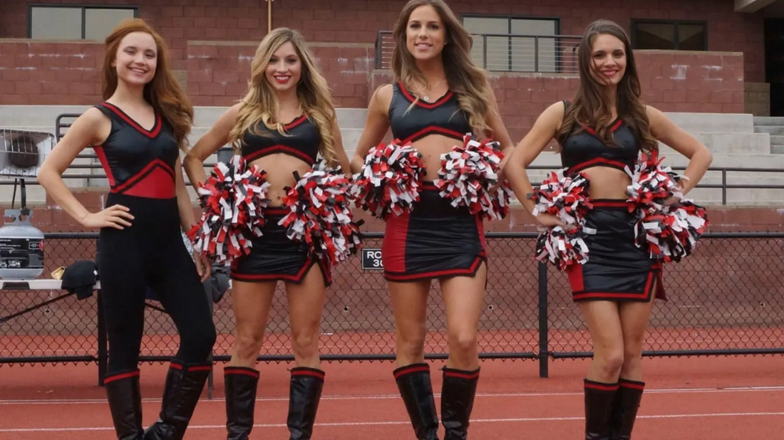 Tüm Amigolar Ölmeli (All Cheerleaders Die) izlemek için tıklayınız.