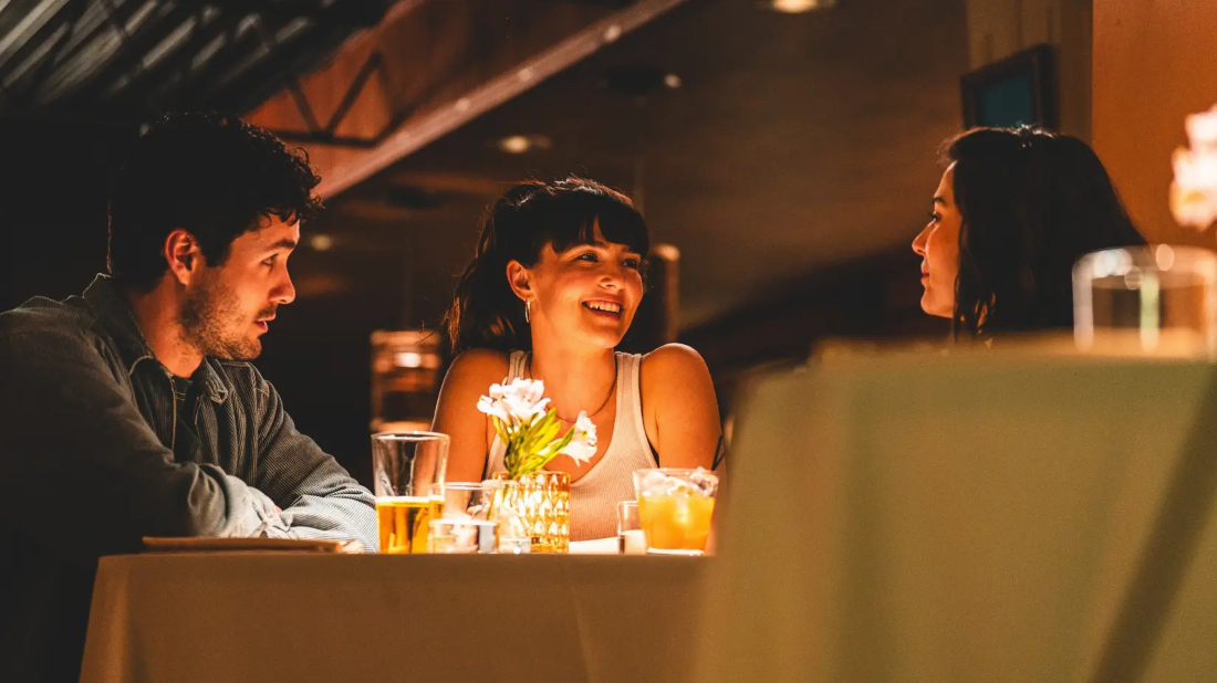 Üçlü (The Threesome) izlemek için tıklayınız.