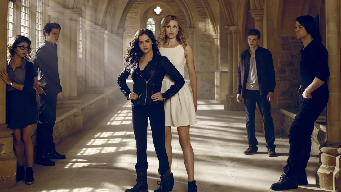 Vampir Akademisi (Vampire Academy) izlemek için tıklayınız.