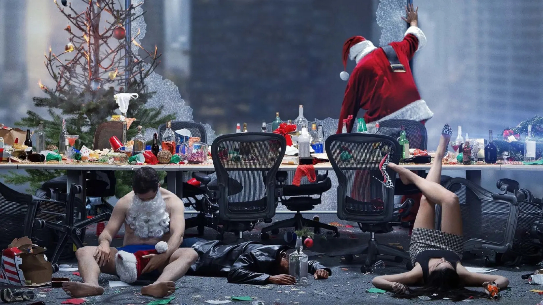 Çılgın Ofis Partisi (Office Christmas Party) izlemek için tıklayınız.